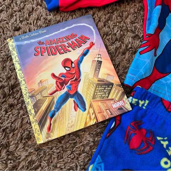 NEW NWT Spider-Man Pajamas Set Book Little Boys 2T Blue Red Fuzzy Soft - Picture 7 of 8
